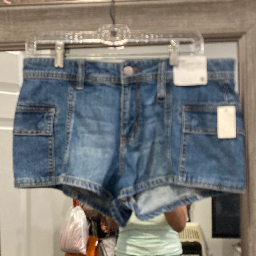 AERO Mid Rise Beach Shorts size 8